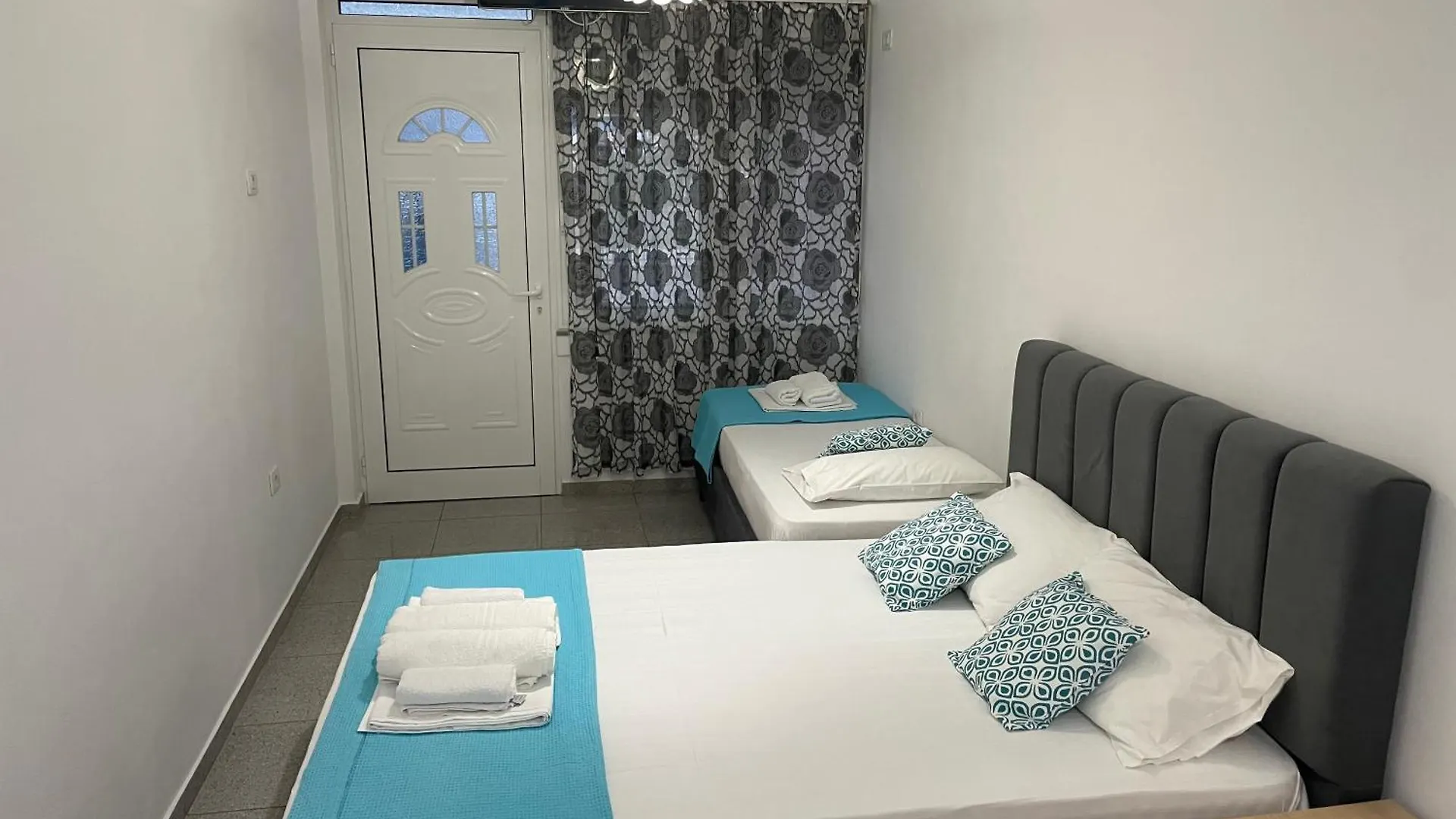 Vila Albi Ksamil 0*,  Albania