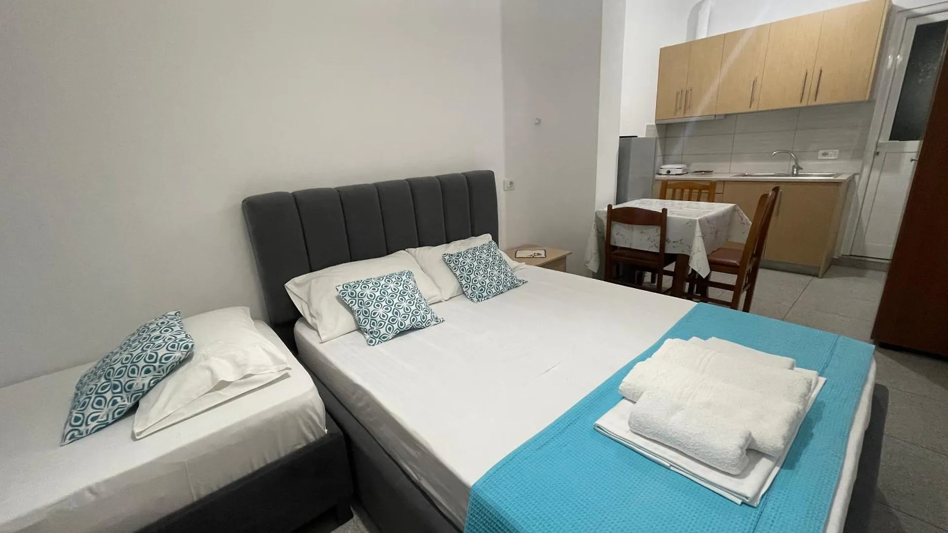 Guest house Vila Albi Ksamil Albania