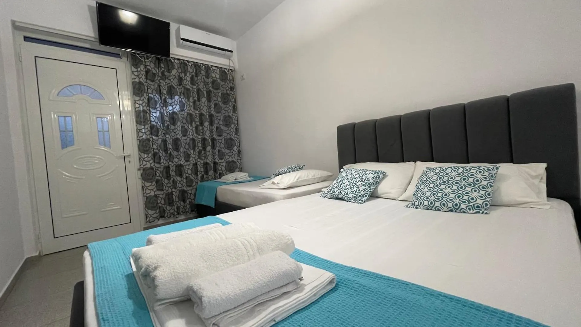 Vila Albi Ksamil Guest house
