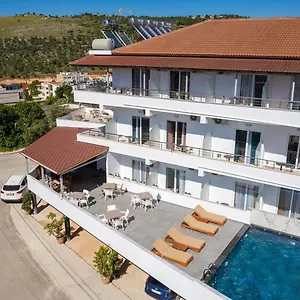 Pensión Perla, Ksamil